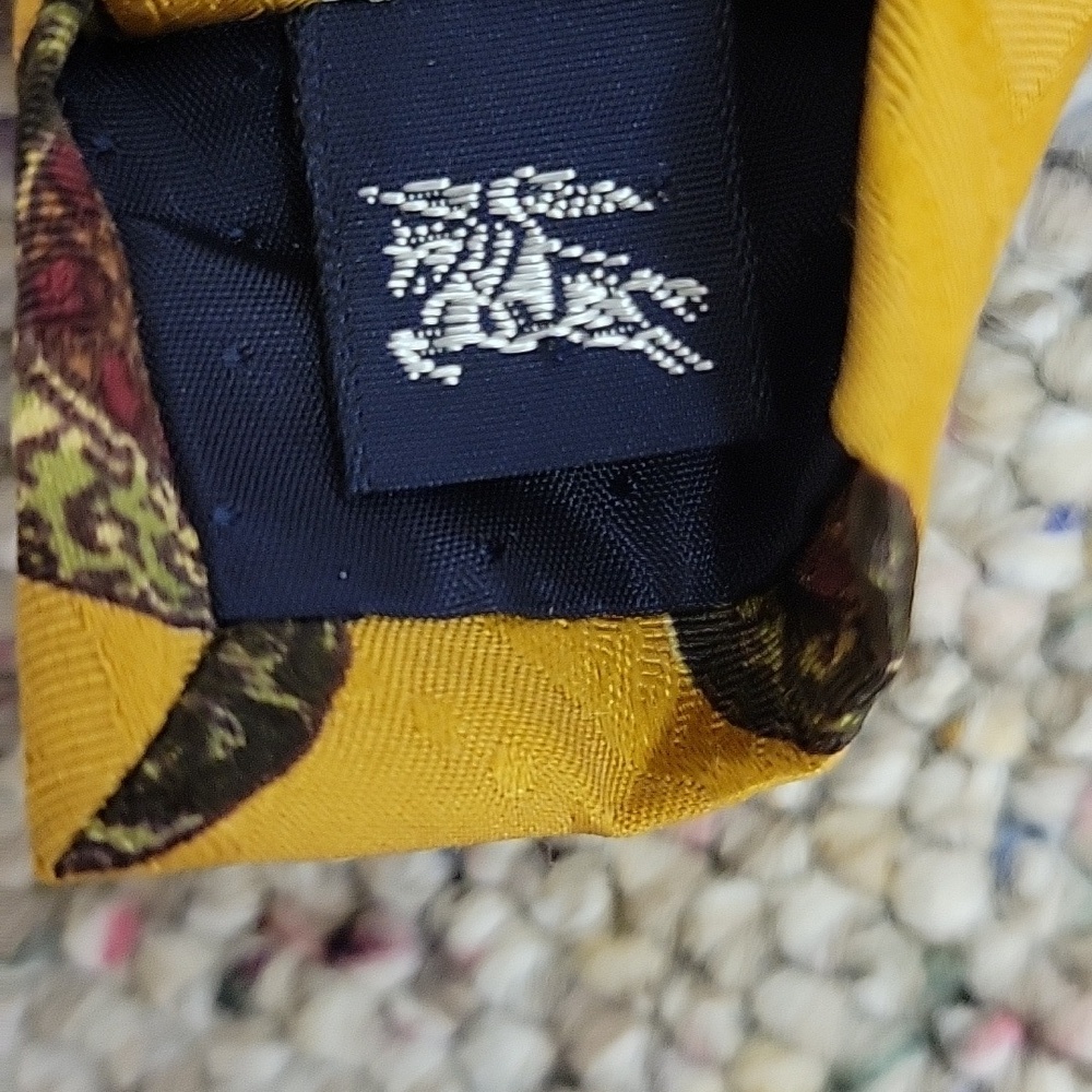 Burberry Yellow Patterned Men's 100% Silk Tie - Picture 5 of 6